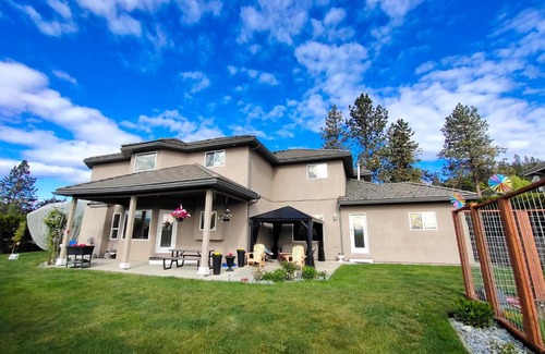West Kelowna Estates Casa | Green Leaf B&B