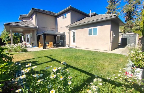 West Kelowna Estates Casa | Green Leaf B&B