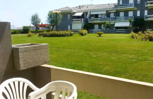 Silvi Marina Apartamento | Green Marine, Palme, Ismare by Interhome