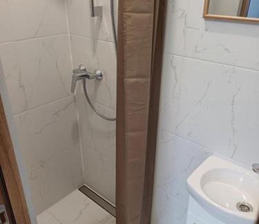 Klaipeda Casa | Green Oaks Private Rooms with Private Shower