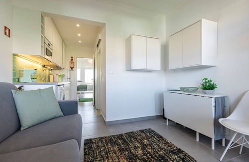 Parede Apartamento | Green Oasis in Parede by LovelyStay