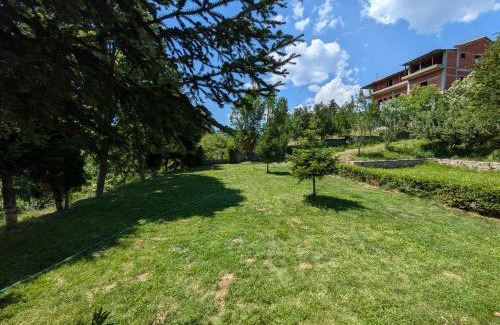 Moscopole Casa | Green Oasis Villa