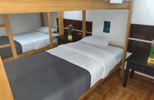 Leuro Hotel | Green Orchid Hostel