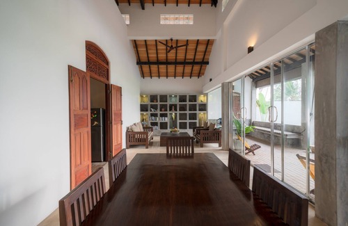 Hikkaduwa Villa | Green Parrot Beach Villa, justo en la playa. Con piscina privada