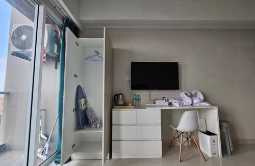 Jakarta Apartamento | Green Sedayu Apartment Family Suite by Ellison