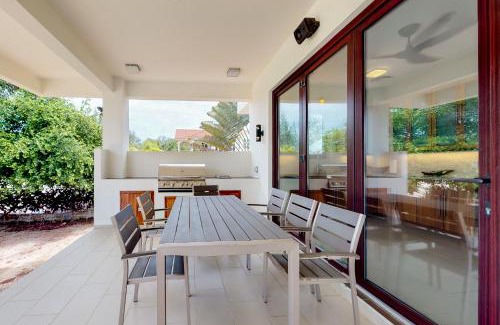 Caribbean Way Casa | Green Tower House