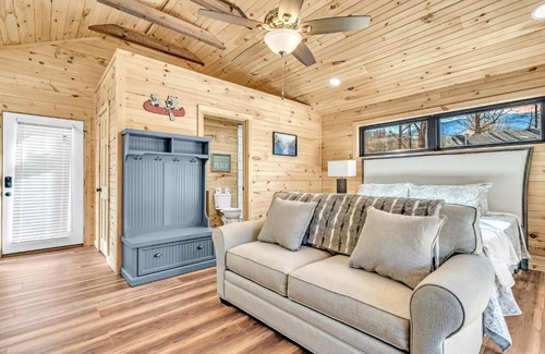 Cosby Casa | Greenbriar Place, Pickleball Court, Creek, WIFI, Mountain Views, Starting at 79"