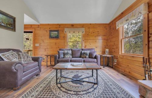 Pittman Center Casa | Greenbrier Woods cabin