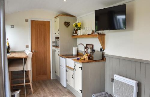 Gilcrux Casa | Greengill Farm Shepherds Hut- Ukc3632