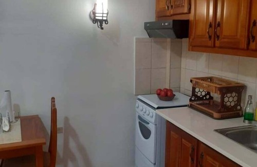 Les Coteaux Casa | Greenhaven Cottage B&B