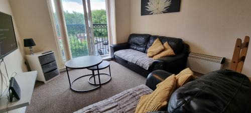 Warrington Apartamento | Greenings Apt Warrington - 2 Bed with FREE off road Parking & Wifi