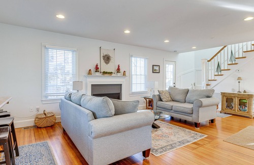 Pipes Cove Casa | Greenport Home w/ Harbor View Near Ferry & Beaches