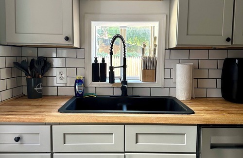 Allentown Casa | GREENSBERG'S BUNDLE OF HAPPINESS