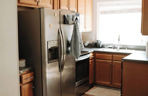 Greensboro Casa | Greensboro Charm - Cozy 3-bedroom Townhome with WiFi, AC in amazing Greensboro