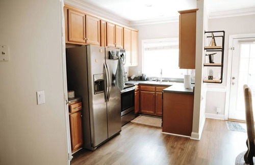 Greensboro Casa | Greensboro Charm - Cozy 3-bedroom Townhome with WiFi, AC in amazing Greensboro