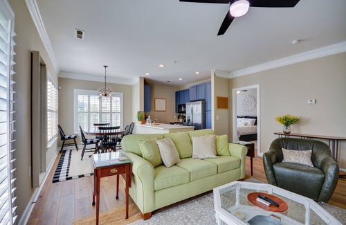 Old Irving Park Condominio | Greensboro Condo Rental Near Hospital & Trails!