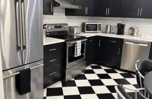 Greensboro Apartamento | Greensboro Garage Apartment - Newly Renovated