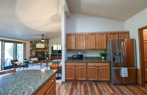 Rome Casa | Greenside on Lake Arrowhead Golf open floor plan, great location, Golden Tee