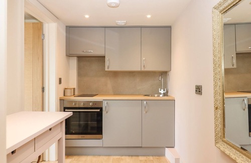 Dittisham Cabaña | GREENSLADES VIEW, romantic, country holiday cottage in Dittisham