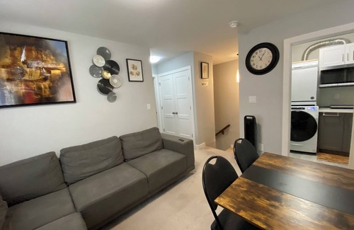 Regina Apartamento | Greensville 2Bedroom 1Bath suite - Just like Home