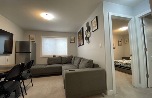 Regina Apartamento | Greensville 2Bedroom 1Bath suite - Just like Home