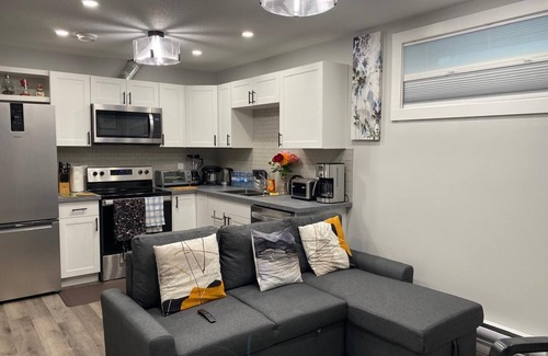 Regina Casa | Greensville 2Bedroom, 3Bed Spacious, Cozy Guest Suite in the Greens, East Regina