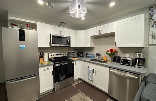 Regina Casa | Greensville 2Bedroom, 3Bed Spacious, Cozy Guest Suite in the Greens, East Regina