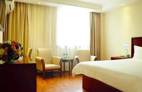 Dingyuan County Hotel | GreenTree Inn Chuzhou Dingyuan County People's Square General Hospital Business Hotel