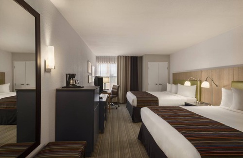 South Mountain Hotel | GreenTree Inn & Suites Phoenix Sky Harbor