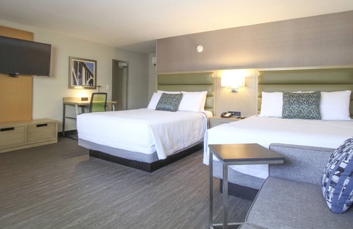 Pasadena Hotel | GreenTree Pasadena Inn