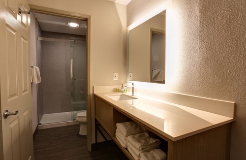 Pasadena Hotel | GreenTree Pasadena Inn