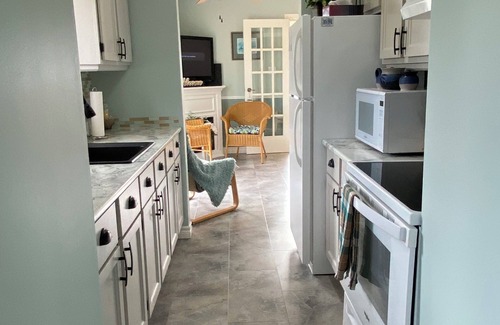 Saint Peters Bay Cabaña | Greenwich Moonlight Bay Cottage