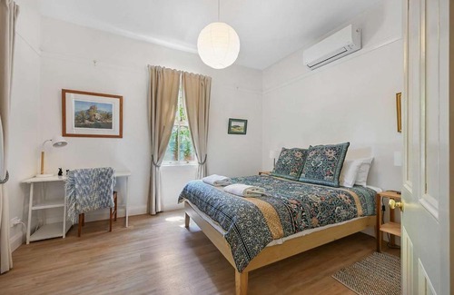 Bathurst Casa | Greenwood Cottage - Close to CBD, Leafy Backyard