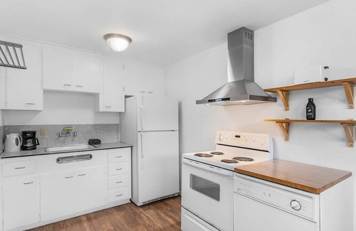 Phinney Ridge Casa | Greenwood's Wildflower Glow | Walk Score 81