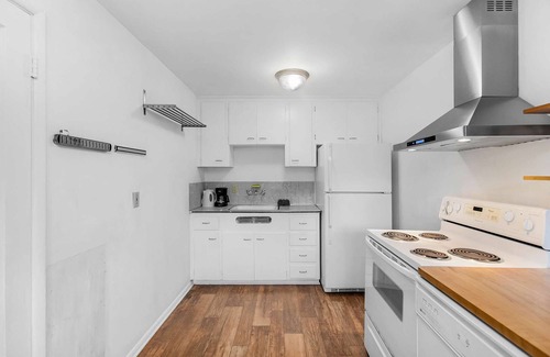 Phinney Ridge Casa | Greenwood's Wildflower Glow | Walk Score 81