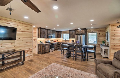 Greers Ferry Casa | Greers Ferry Home on 40 Acres 1/4 Mi to Lake!