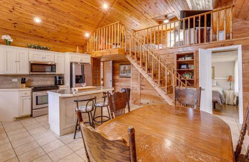 Higden Casa | Greers Ferry Home with Fire Pit Near Shiloh Marina!