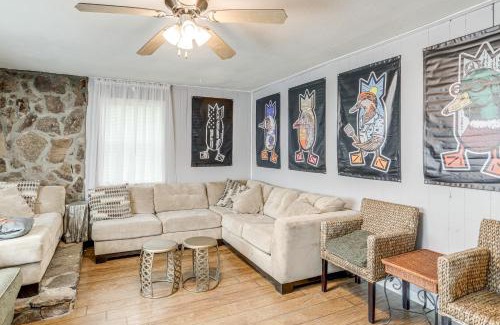 Higden Casa | Greers Ferry Home with Fire Pit Near Shiloh Marina!