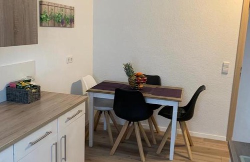 Grenzach-Wyhlen Apartamento | Grenznahe Ferienwohnung mit 4 Schlafzimmern