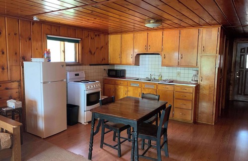 Woodruff Cabina | Gresham Shores - Hungry Bear - PET FRIENDLY