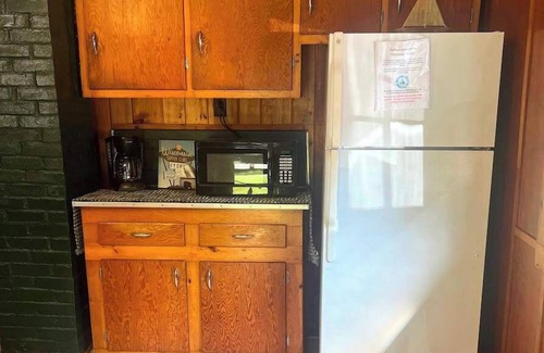 Woodruff Cabina | Gresham Shores - Smiling Moose - PET FRIENDLY