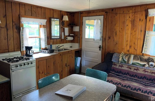 Woodruff Cabina | Gresham Shores-Dancin' Bobber #2