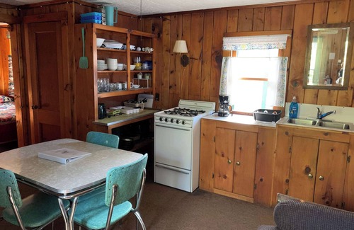 Woodruff Cabina | Gresham Shores-Dancin' Bobber #2