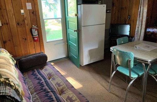Woodruff Cabina | Gresham Shores-Dancin' Bobber #2