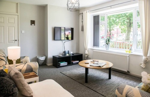 Gamston Casa | Greswold House · Comfy 3-Bed House near city centre, sleeps 6