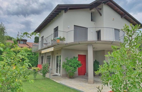 Gardone Riviera Apartamento | Grethel - Theater Home, a few steps from the beach of Gardone Riviera