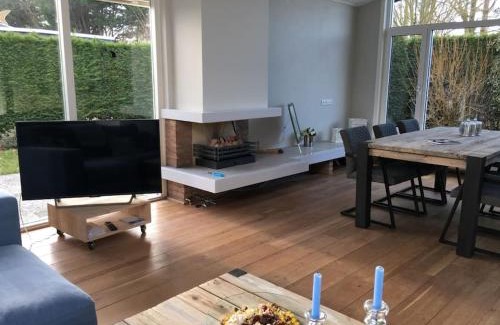 Scharendijke Casa | Grevelingenlaan 30,Modern ingerichte Bungalow aan de Grevelingen,