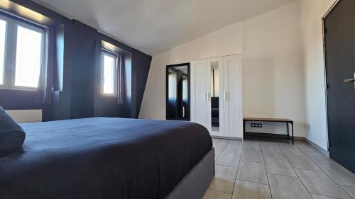 Drancy Apartamento | Grey And White Duplex