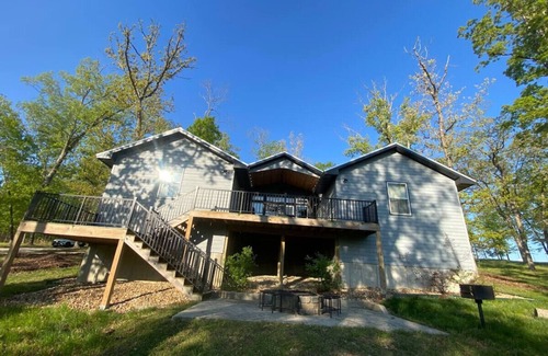 Lake Ozark Cabina | Grey Cabin Sleep 16- free VIP!