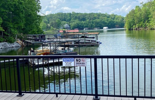 Dawsonville Casa | Grey Goose on Lake Lanier with Deep Water Dock
